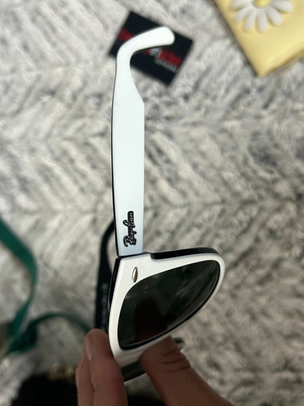 Ray-Ban New Wayfarer Sunglasses White/Black RB2132 - Picture 4 of 5